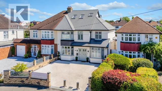 Bradstock Road, Epsom, KT17, photo 1