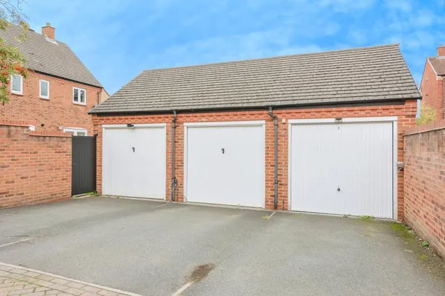 Pewter Court, Wilnecote, B77, photo 3