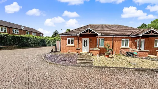 Greenaway Court, Cherry Willingham, photo 1