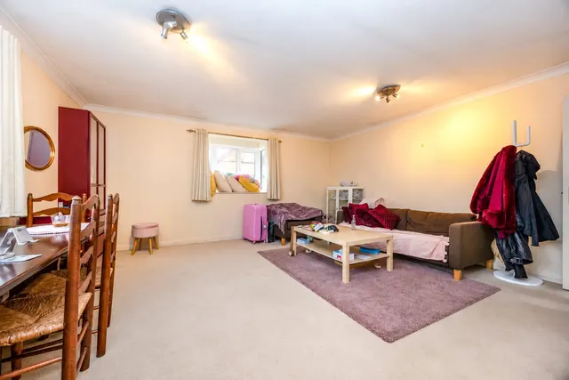 Warren Road, Guildford, GU1, photo 2