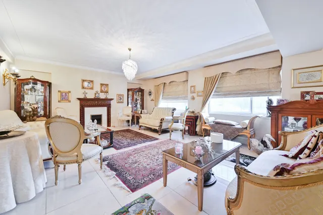 Photo 2 — Flat 1 Bentinck Close, 76-82 Prince Albert Road, London