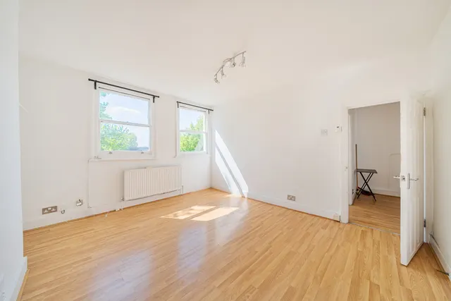 Photo 2 — Gautrey Road, SE15
