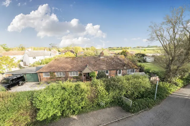 Mill Road, West Ashling, PO18, photo 1