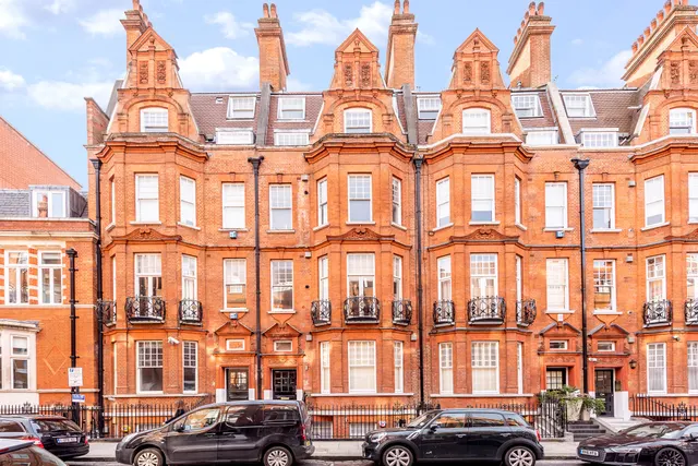 6 Thackeray House, 1-3 Culford Gardens, London, photo 1