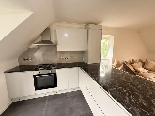 Hagden Lane, Watford, WD18, photo 3