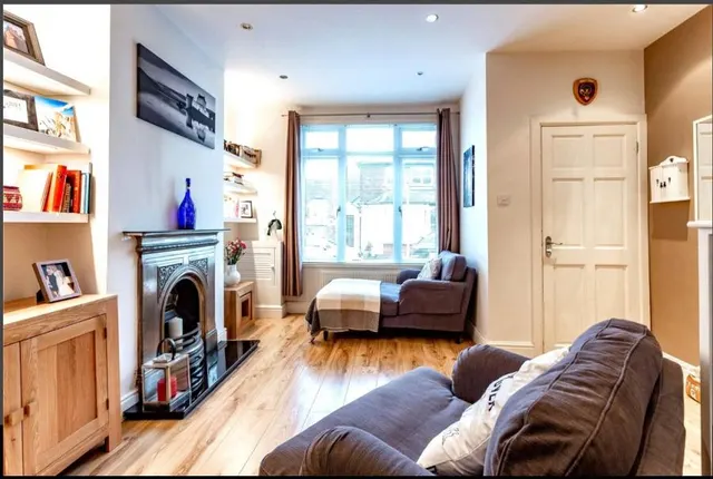 St. Leonards Road, Windsor, SL4, photo 2