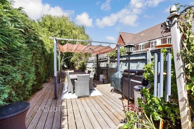 Povey Cross Road, Horley, RH6, photo 3