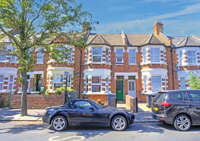 Bruce Road, London, photo 1