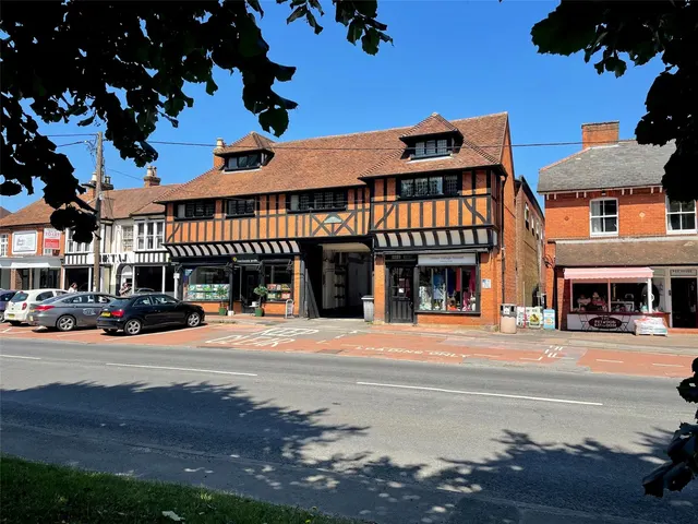 High Street, Hartley Wintney, Hampshire, RG27 8PE, photo 1