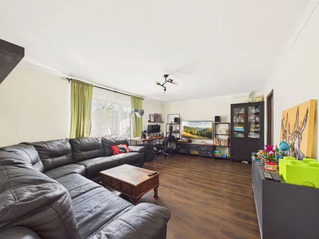 Photo 3 — Belinda Court, Folkestone, Kent, CT19