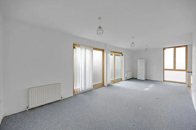 Evelyn Road, London, E16, photo 1