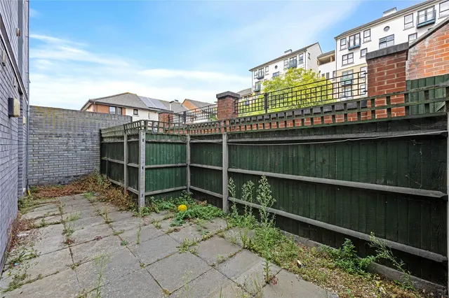 Evelyn Road, London, E16, photo 3