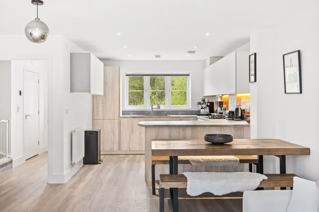 Kilnwood Avenue, Haywards Heath, photo 2