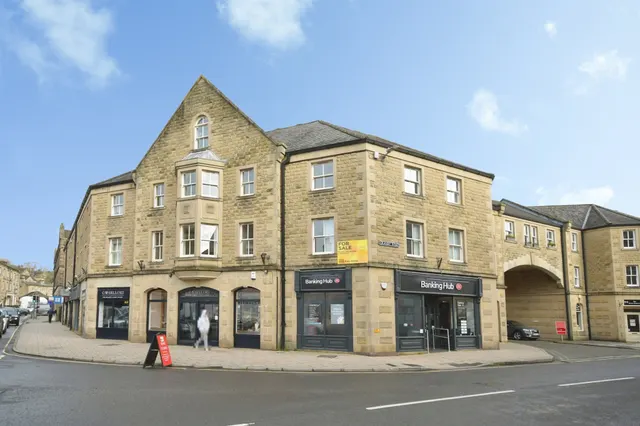 Matlock Street, Bakewell, photo 1