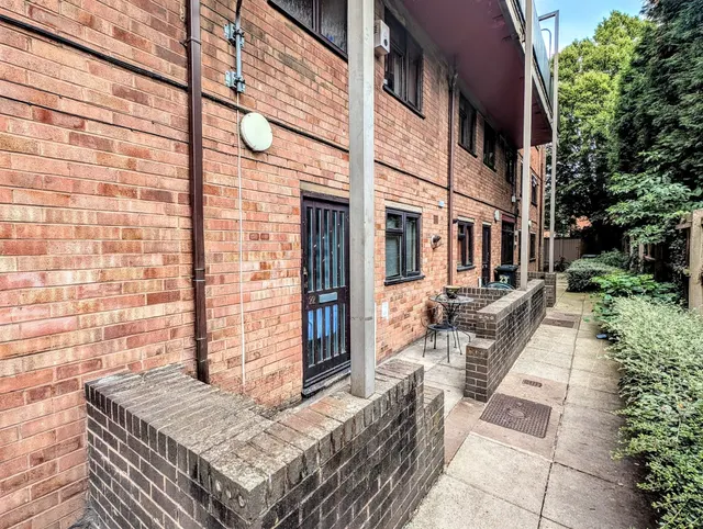 Moor Lane, Tamworth, B77, photo 2