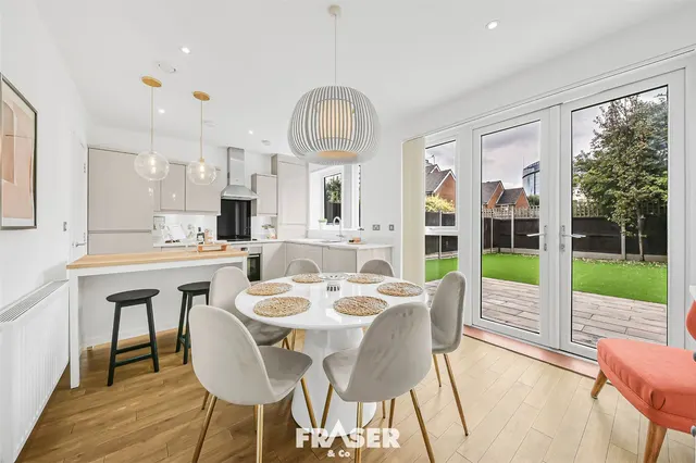 Reynard Way, Brentford, TW8, photo 3
