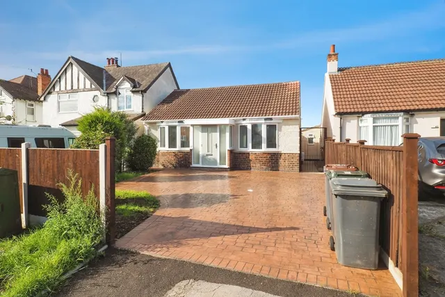 Attenborough Lane, Beeston, Nottingham, Nottinghamshire, NG9, photo 1