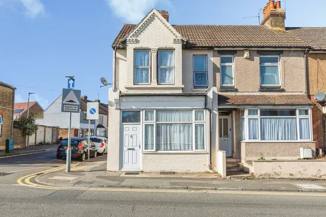 Canterbury Street, Gillingham, ME7, photo 1