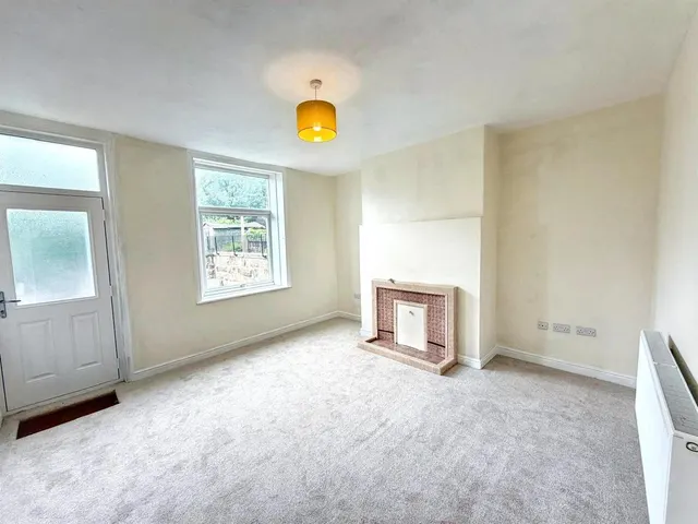 Photo 3 — Unity Street, Riddlesden, BD20 5PT