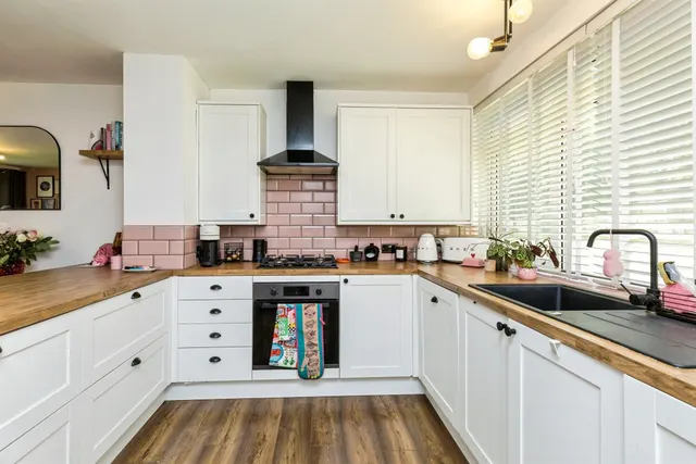 Ifield Drive, Crawley, RH11, photo 2