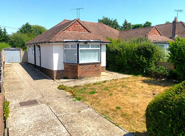 Linden Avenue, East Grinstead, RH19, photo 3