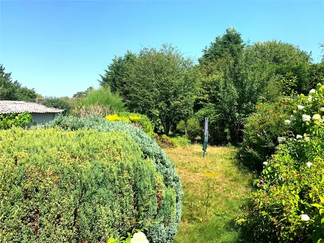Linden Avenue, East Grinstead, RH19, photo 2