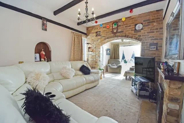 Burnham Lane, Near Burnham, SL1, photo 2