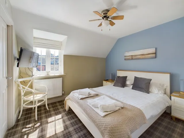 Seaford Avenue, Filey, YO14, photo 3
