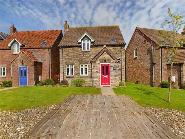 Seaford Avenue, Filey, YO14, photo 1