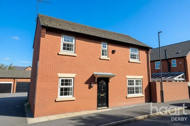 Bramblehedge Drive, Sinfin, DE24, photo 1
