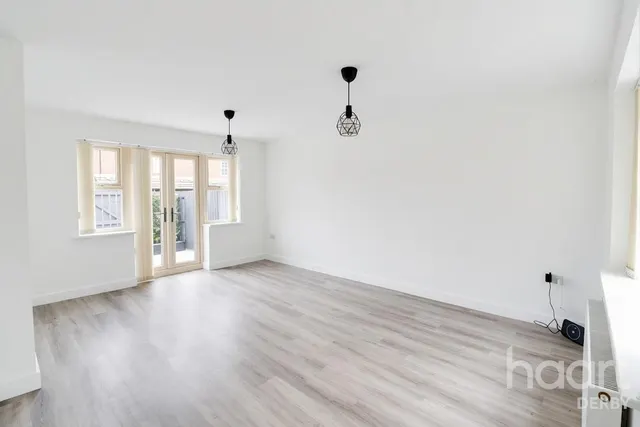 Bramblehedge Drive, Sinfin, DE24, photo 2