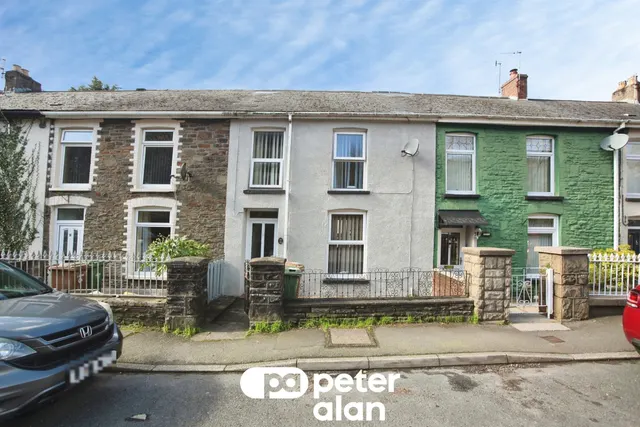 High Street, Newport, NP11, photo 1