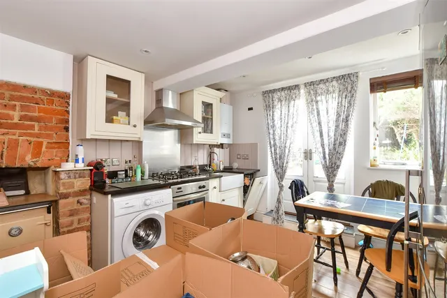 Kings Road, Bembridge, PO35, photo 2