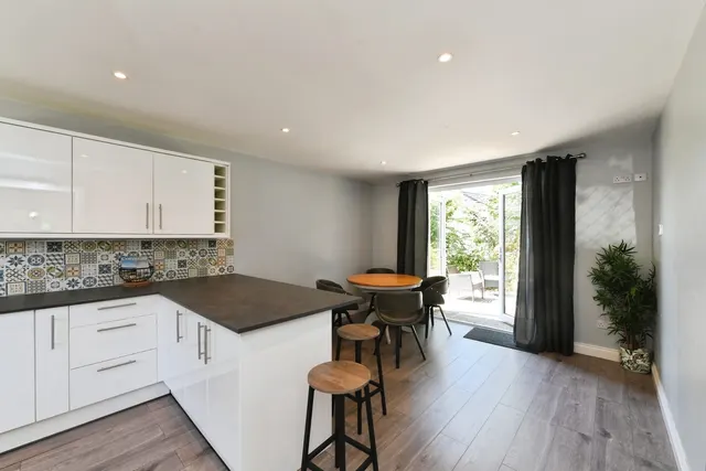 Manor Farm Close, Goldsithney, TR20, photo 2