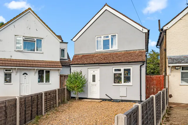 Beverley Close, Addlestone, KT15, photo 1