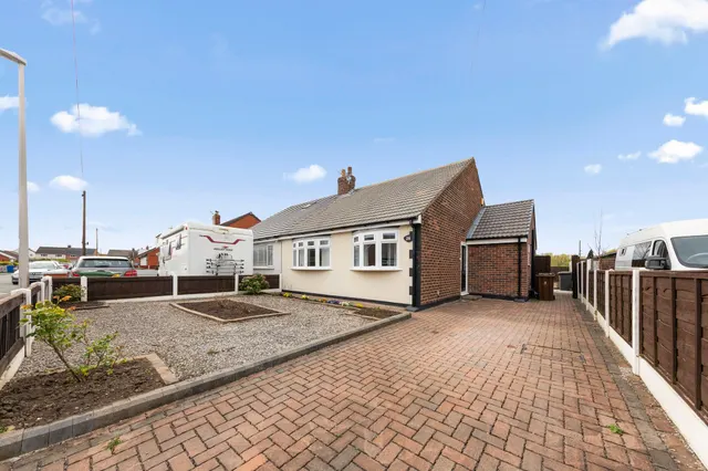 Tewkesbury Road, Golborne, Warrington, WA3 3LZ, photo 1