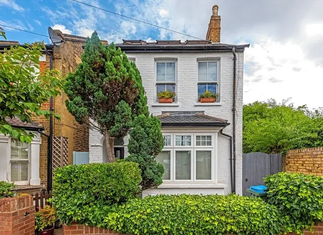 Gothic Road, Twickenham, TW2, photo 1