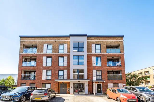 Arla Place, Ruislip, HA4, photo 1