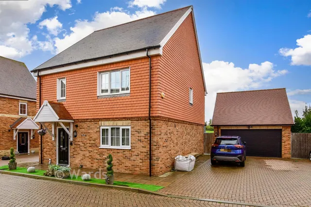 Lodge Close, Allington, ME16, photo 1