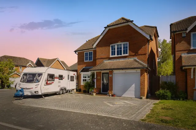 Molloy Road, Shadoxhurst, TN26, photo 1
