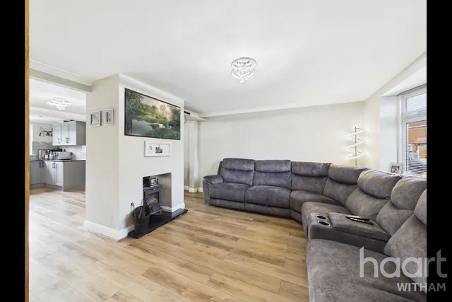 Walnut Tree Way, Tiptree, CO5, photo 2