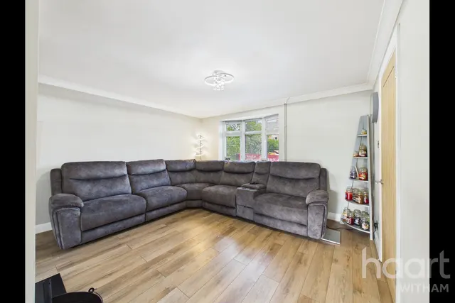 Walnut Tree Way, Tiptree, CO5, photo 3