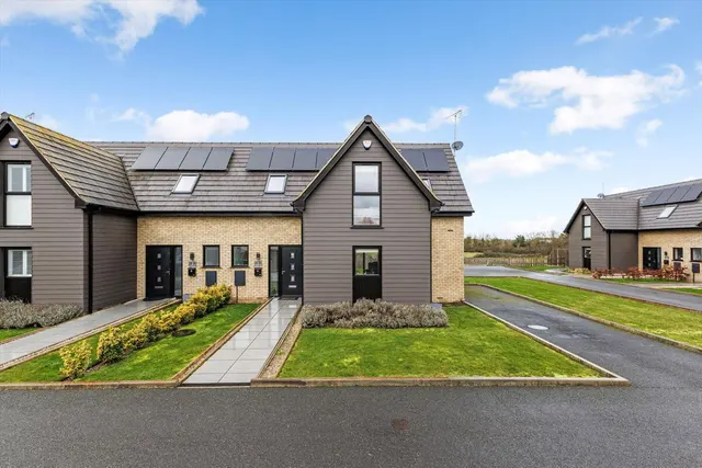 Cocks Lane, Warfield, RG42, photo 1
