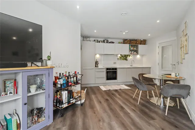 Monument Road, Woking, GU21, photo 2