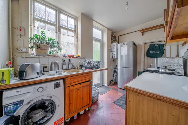 Photo 2 — Vinson Close, BR6