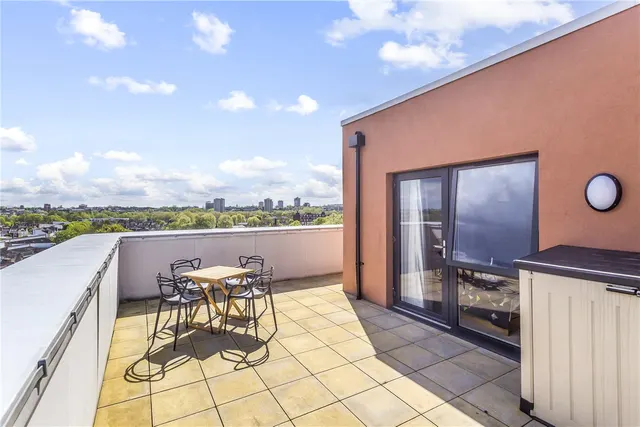 Butterfly Court, London, N15, photo 1