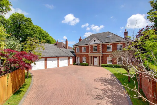 Woodland Drive, Barnt Green, Birmingham, B45 8FX, photo 1
