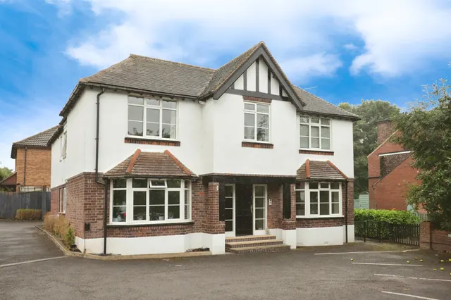 Alcester Road, Stratford-Upon-Avon, photo 1