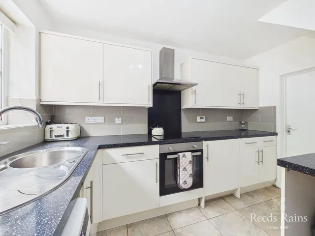 Photo 3 — Nidderdale Close, Bridlington, East Yorkshire, YO16