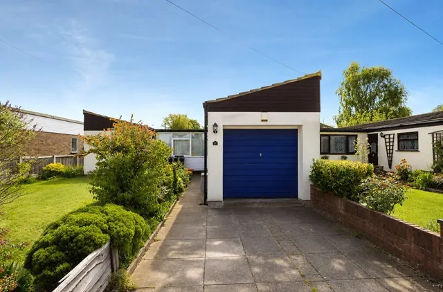 Cwm Close, Mynydd Isa, CH7, photo 2